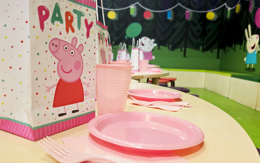 PEPPA Birthday Plate Closeup